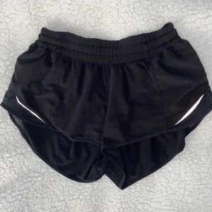 lululemon hotty hot shorts size 6
